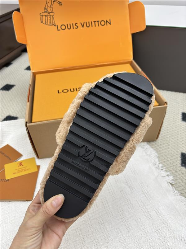 2025112818453367 280